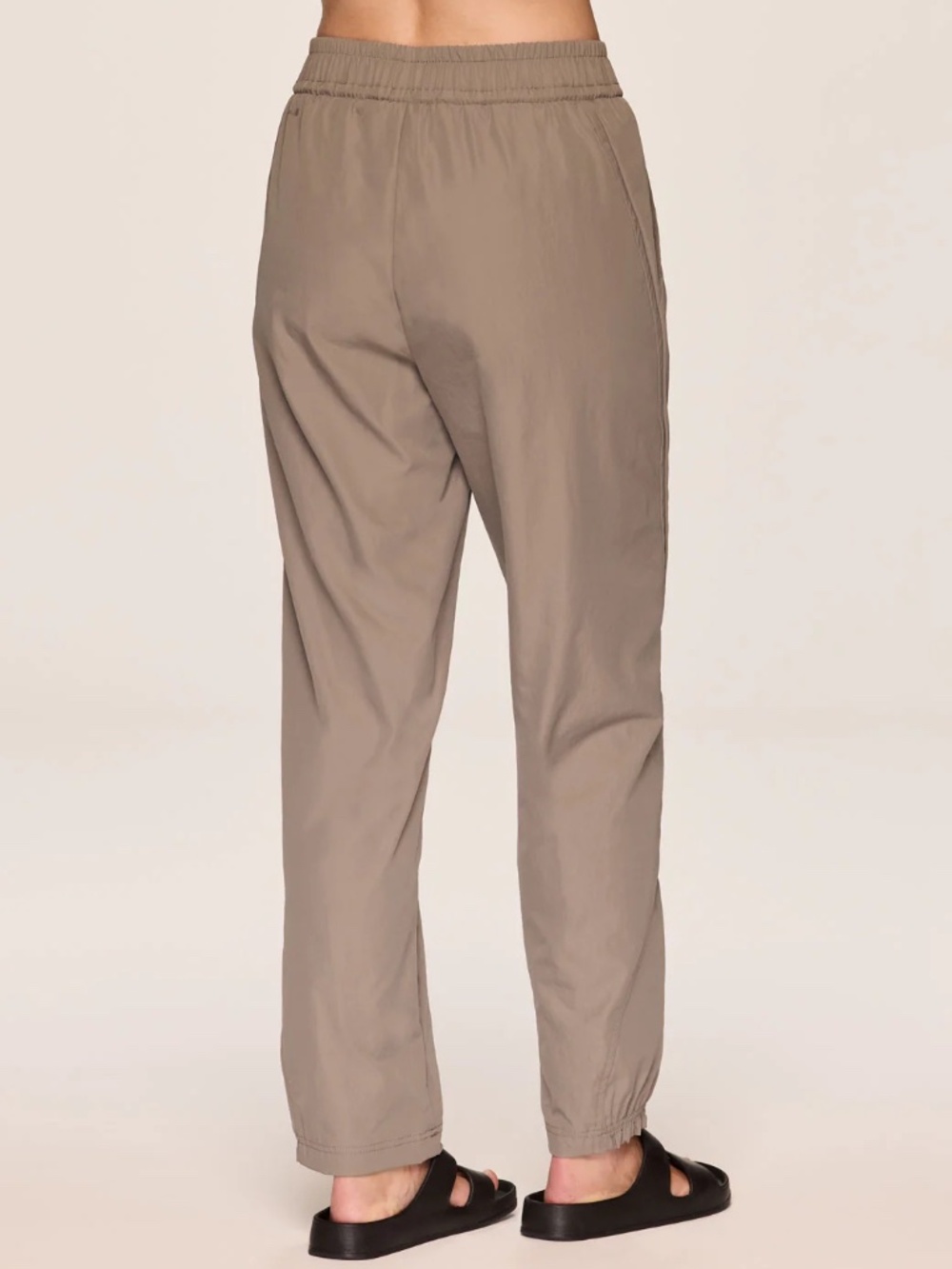 NWOT Size XL Avalanche Trek It Wide Leg Jogger in Driftwood - Picture 2 of 10